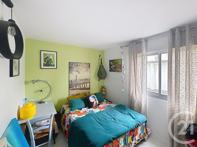Afficher la photo en grand Appartement T4 à vendre - 4 pièces - 76.88 m2 - BORDEAUX - 33 - AQUITAINE - Century 21 Kadima Caudéran