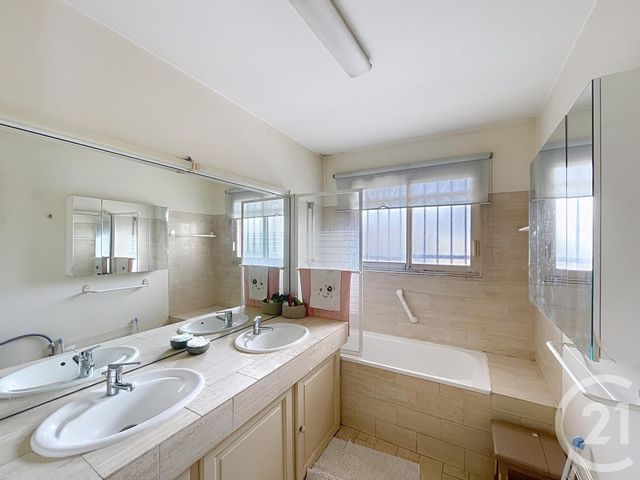 Appartement T5 à vendre - 6 pièces - 123.79 m2 - BORDEAUX - 33 - AQUITAINE - Century 21 Kadima Caudéran