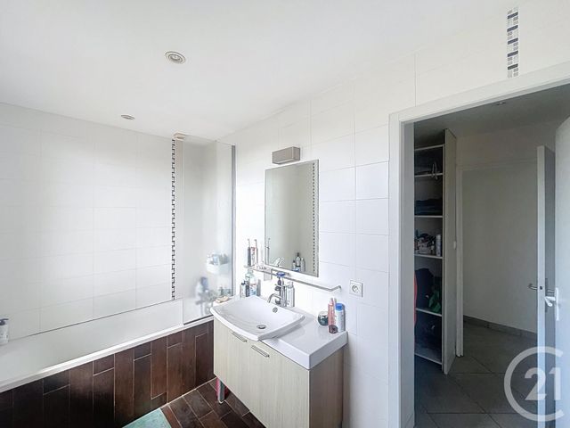 Afficher la photo en grand Appartement T4 à vendre - 4 pièces - 80.44 m2 - BORDEAUX - 33 - AQUITAINE - Century 21 Kadima Caudéran
