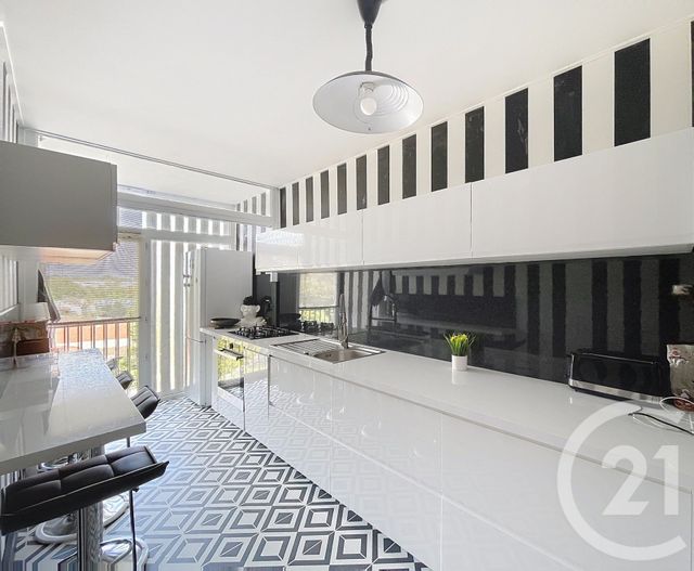 Appartement T5 à vendre - 5 pièces - 135.0 m2 - BORDEAUX - 33 - AQUITAINE - Century 21 Kadima Caudéran