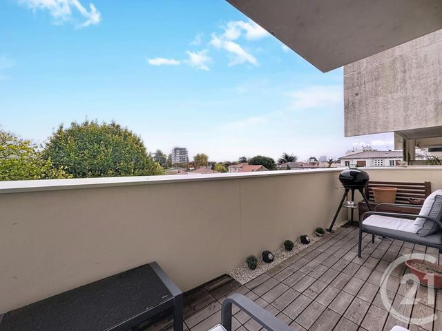 Afficher la photo en grand Appartement F3 à vendre - 3 pièces - 63.27 m2 - BORDEAUX - 33 - AQUITAINE - Century 21 Kadima Caudéran