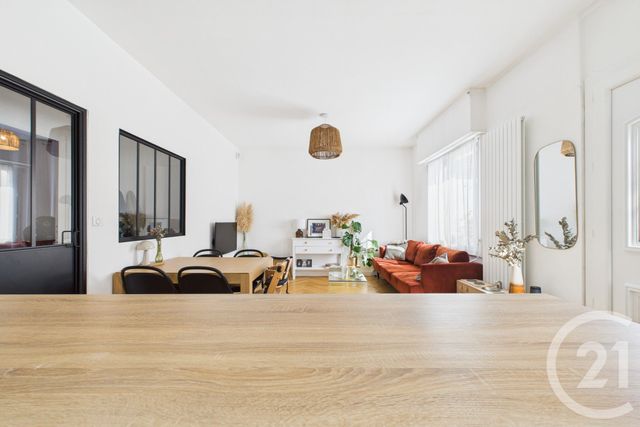 Afficher la photo en grand Appartement T3 à vendre - 3 pièces - 58.2 m2 - BORDEAUX - 33 - AQUITAINE - Century 21 Kadima Caudéran