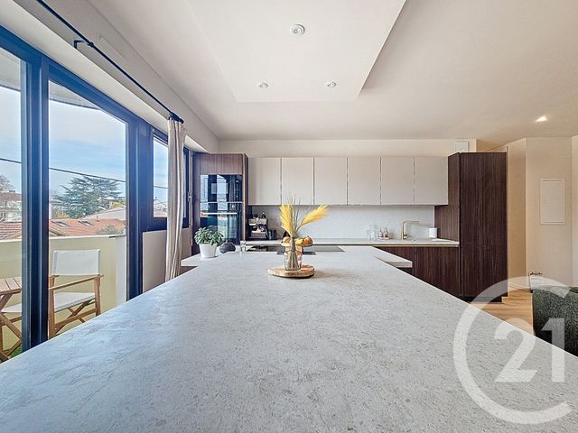 Appartement T3 à vendre - 3 pièces - 62.0 m2 - BORDEAUX - 33 - AQUITAINE - Century 21 Kadima Caudéran