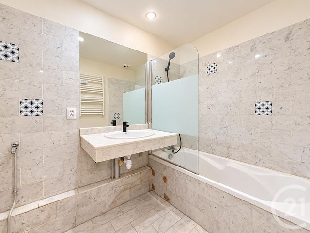 Appartement T3 à vendre - 3 pièces - 66.54 m2 - BORDEAUX - 33 - AQUITAINE - Century 21 Kadima Caudéran